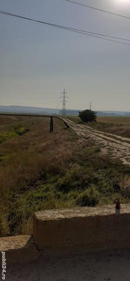 Teren de 3400 mp, în Est