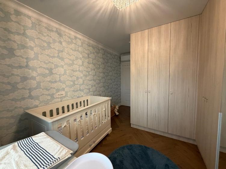 Apartament cu 3 camere decomandat, mobilat în Central