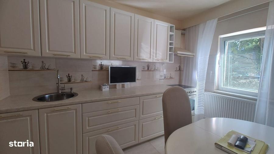 Apartament cu 3 camere decomandat în Ultracentral