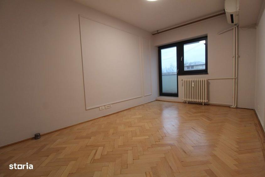 Apartament cu 3 camere decomandat, mobilat în Văcăresti