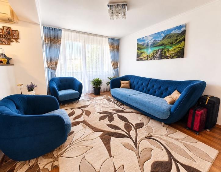 Apartament cu 3 camere decomandat în Est