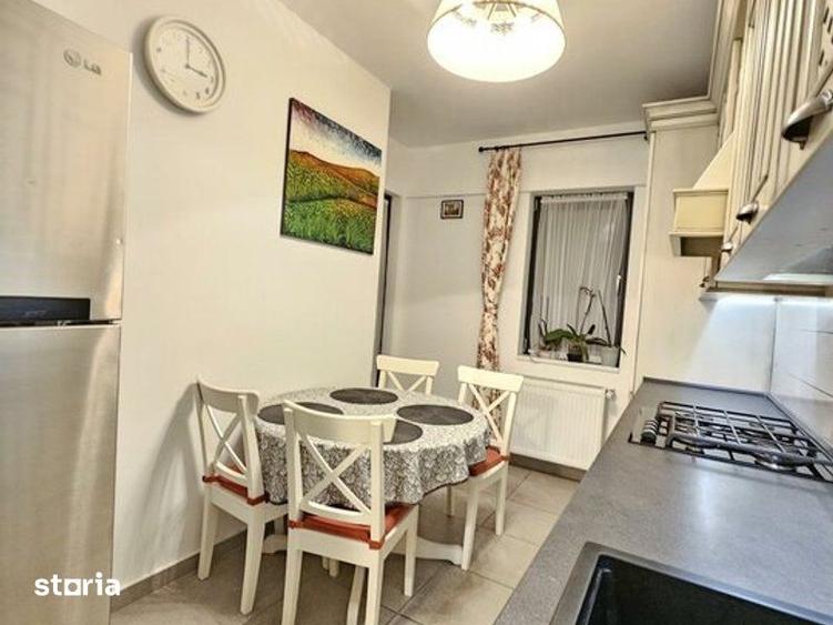 Apartament cu 3 camere decomandat, mobilat în Pieptănari