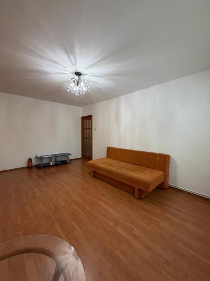 Apartament cu 2 camere decomandat în Piața Centrală