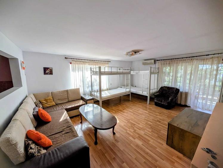 Casă cu 4 camere cu Teren 100 Mp în Central