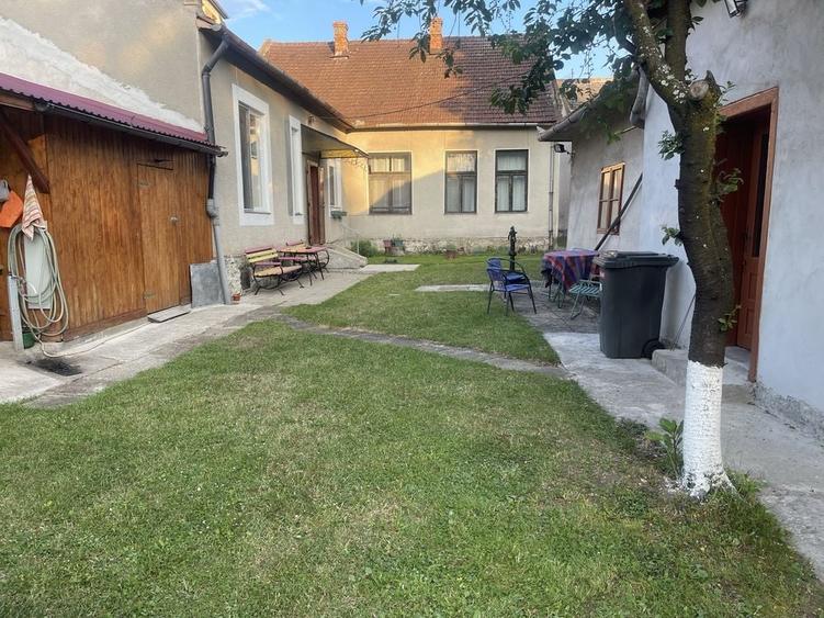 Casă cu 4 camere cu Teren 1246 Mp în Ultracentral