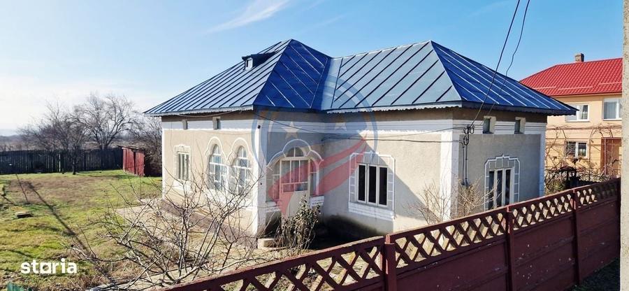 Casă cu 3 camere în Brădești