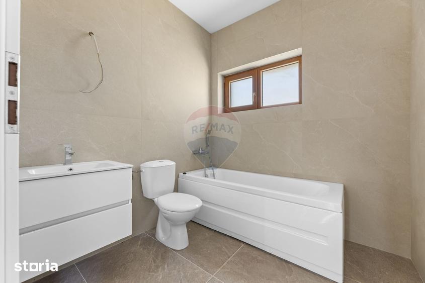 Casă cu 4 camere cu Teren 400 Mp în Vladimirescu