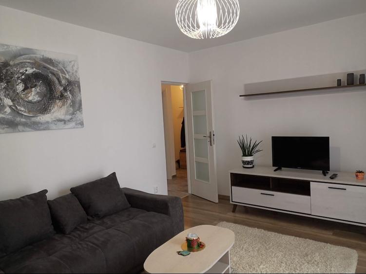 Apartament cu 2 camere decomandat, mobilat în Lazaret
