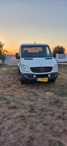 Casă cu 6 camere cu Teren 1600 Mp în Isvarna