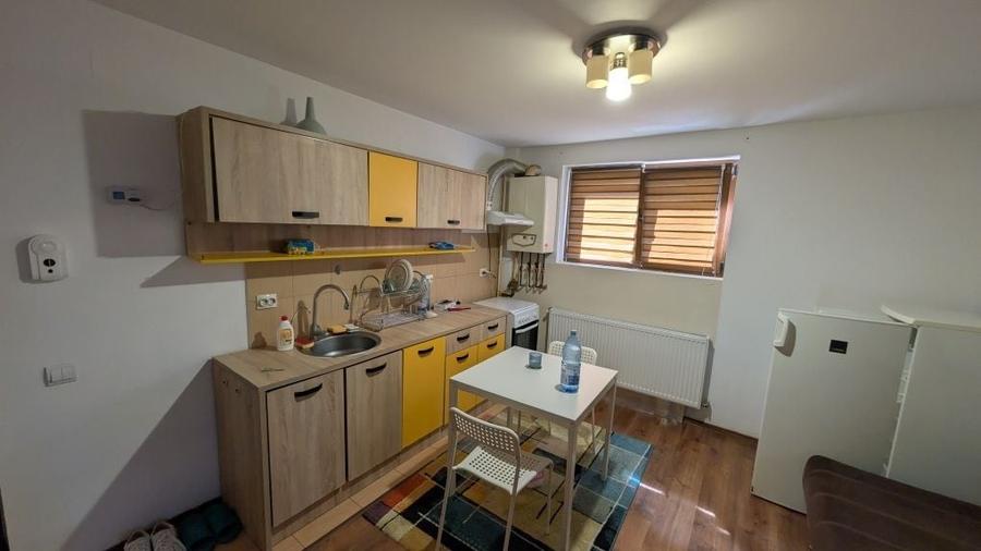 Inchiriez apartament 2 camere 37 m2 Cartier Buna ziua incepand cu 15 August - 2