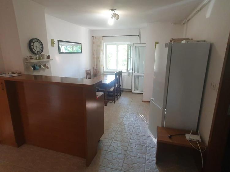 Apartament cu 3 camere decomandat, mobilat în Lujerului