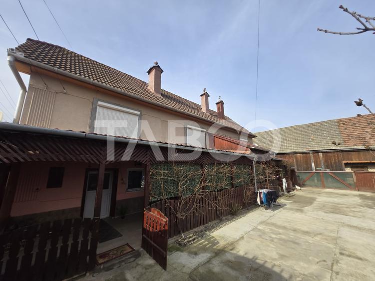 Casă individuală cu 5 camere cu Canalizare în Vurpăr