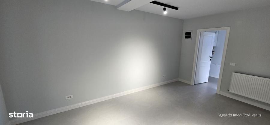 Spațiu comercial, de 70 mp, în Central