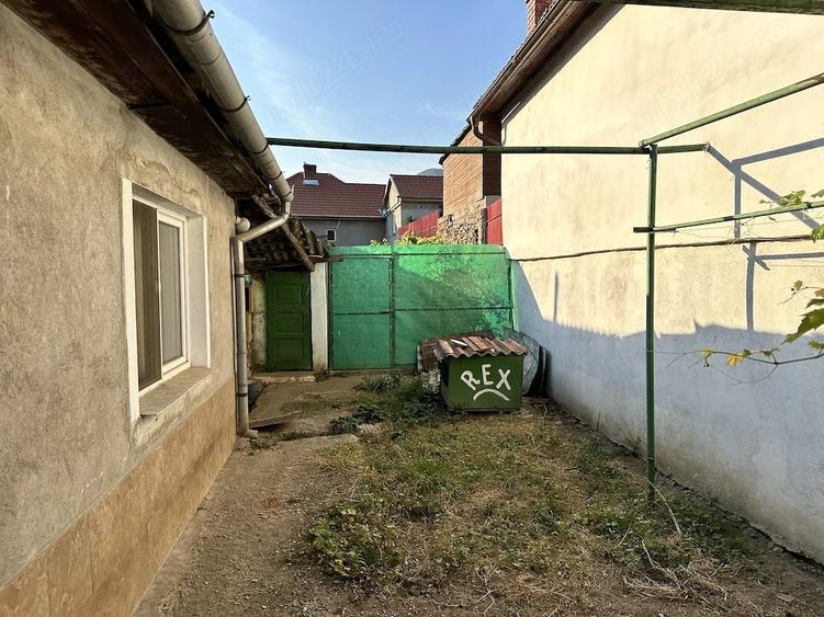 Casă cu 2 camere cu Teren 331 Mp în Central