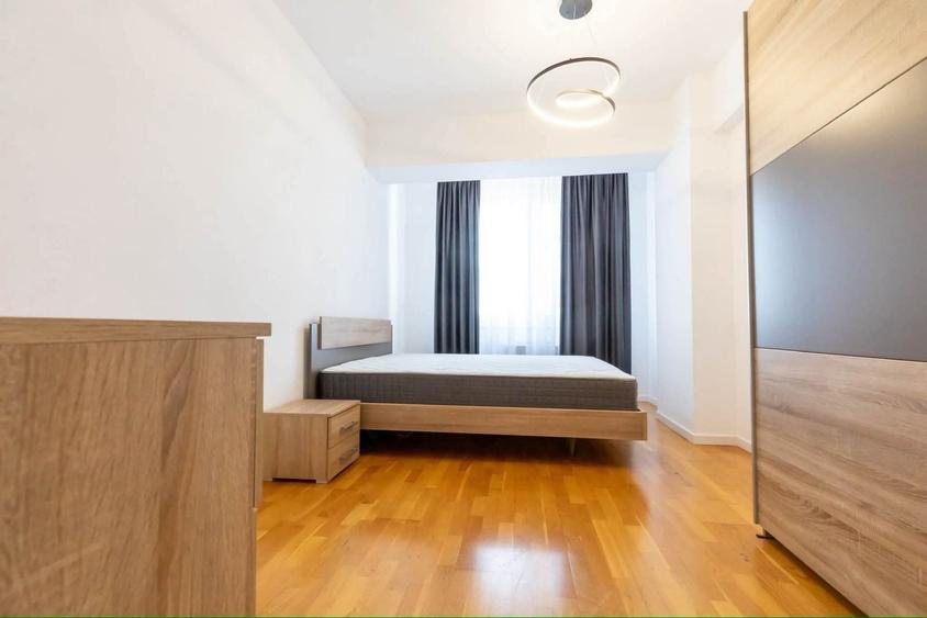 Apartament cu 3 camere decomandat, mobilat în Decebal