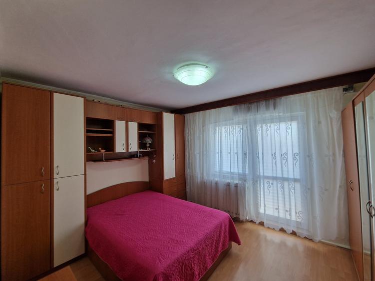 Apartament cu 2 camere decomandat, mobilat în P-ța Alba Iulia