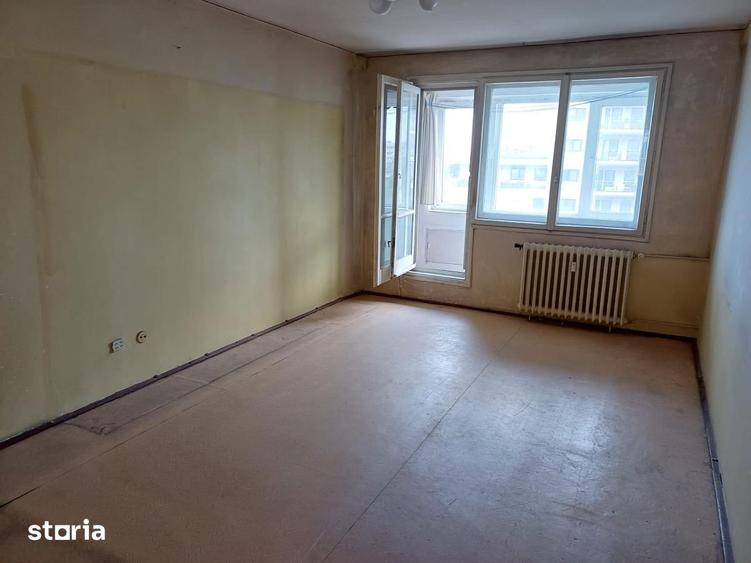 Apartament cu 3 camere decomandat în Decebal