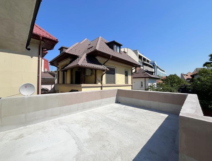 Casă individuală cu 4 camere cu Canalizare în Romană