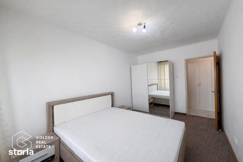 Apartament cu 3 camere decomandat în Polivalentă