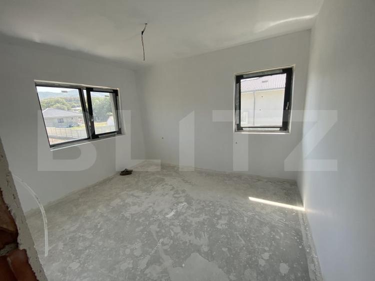 Casă individuală cu 4 camere cu Teren 500 Mp în Exterior Sud