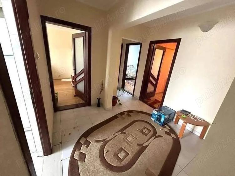 Apartament cu 4 camere decomandat în Central