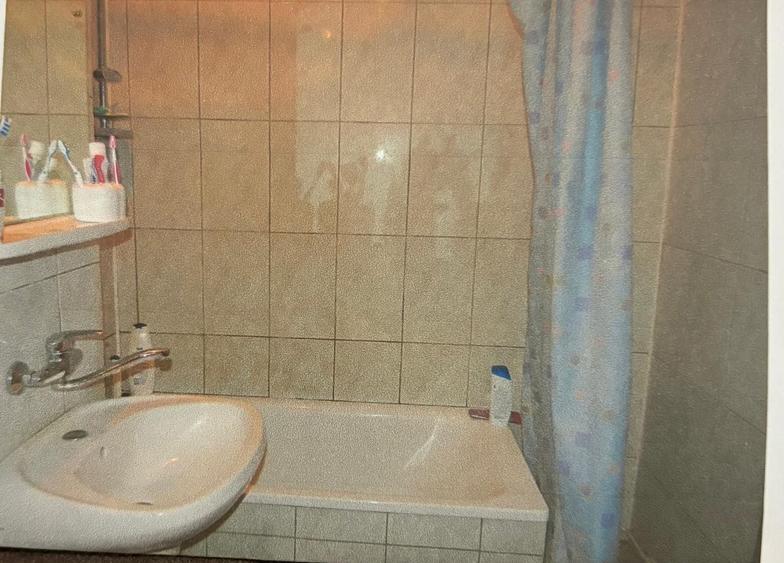 Vand Apartament 3 camere 72 mp decomandat Et 2 Spitalul Judetean - 2