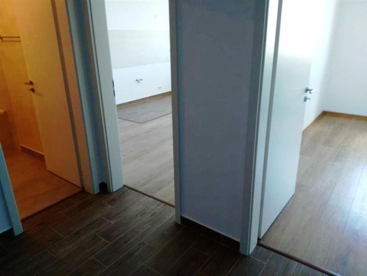 Inchiriem Apartament 2 Camere, Tip Studio, Partial Mobilat, Tractorul - 4