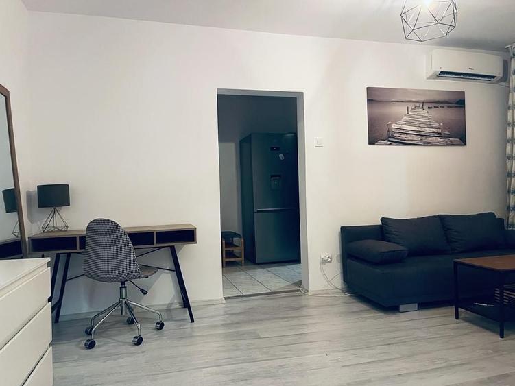 Apartament cu 2 camere semidecomandat în Baba Novac