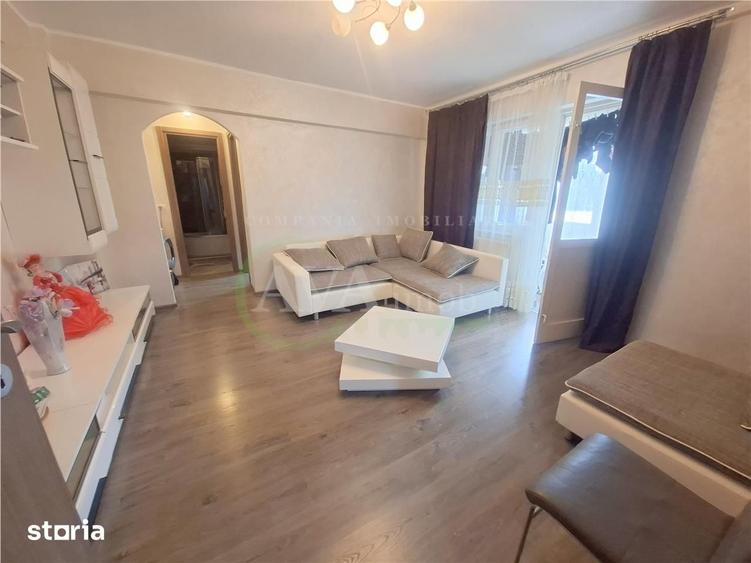 Apartament cu 3 camere semidecomandat în Republicii