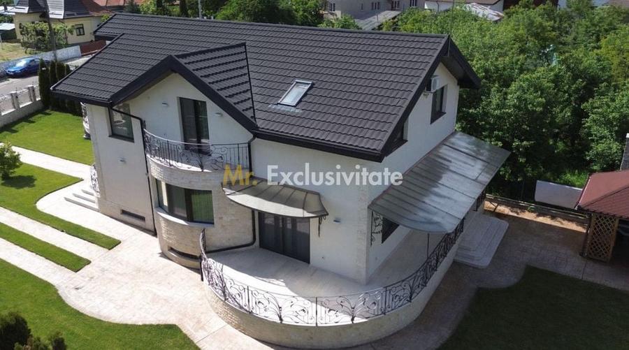 Casă cu 5 camere cu Teren 1042 Mp în Cornu