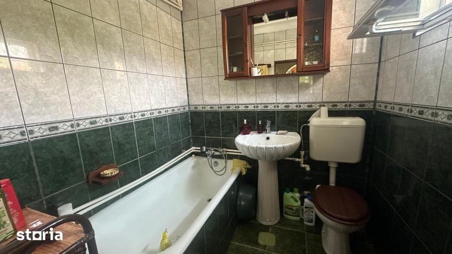 Casă cu 5 camere cu Teren 390 Mp în Chitila