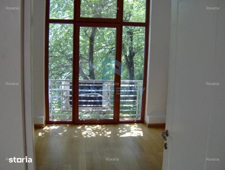 Apartament cu 6 camere în Romană