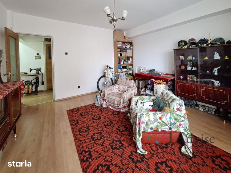 Apartament cu 3 camere decomandat în Valea Cetății