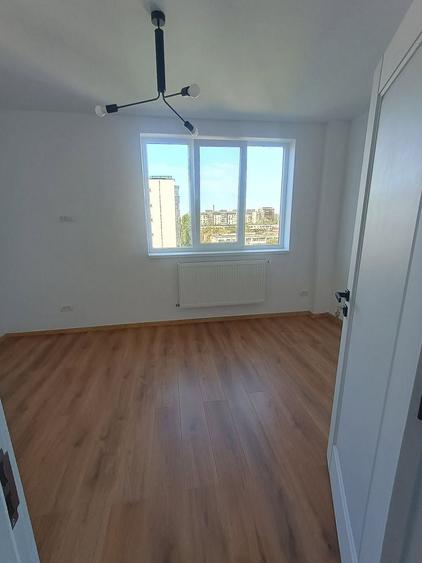 Apartament cu 3 camere semidecomandat, mobilat în Drumul Taberei