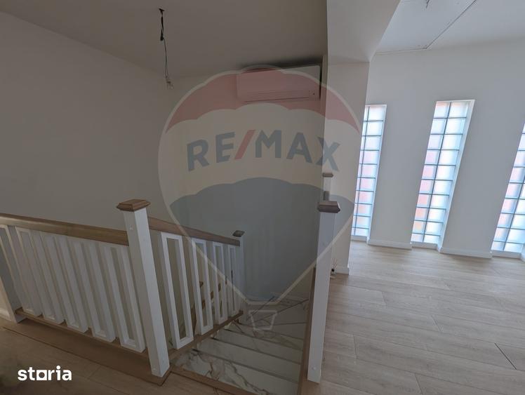 Casă cu 6 camere cu Teren 484 Mp în Central