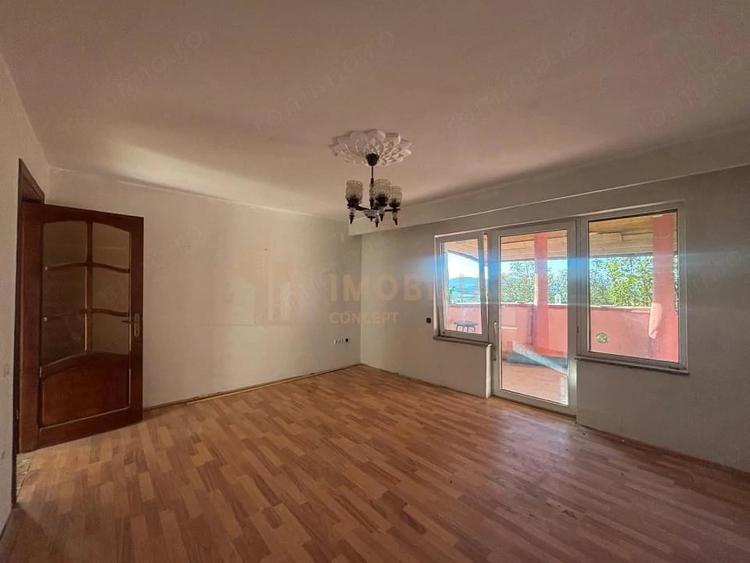 Casa individuala de vanzare + 7 ari de teren, Grosi - 10