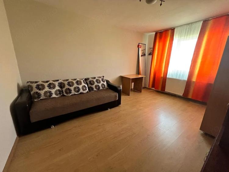 Garsonieră decomandată în Central