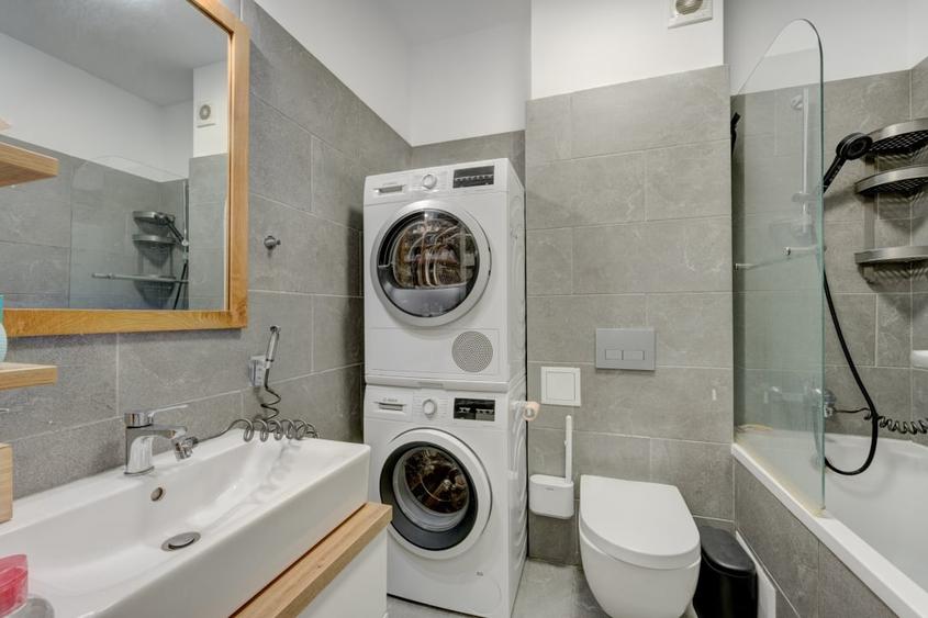 Apartament cu 4 camere semidecomandat, mobilat în Chitila
