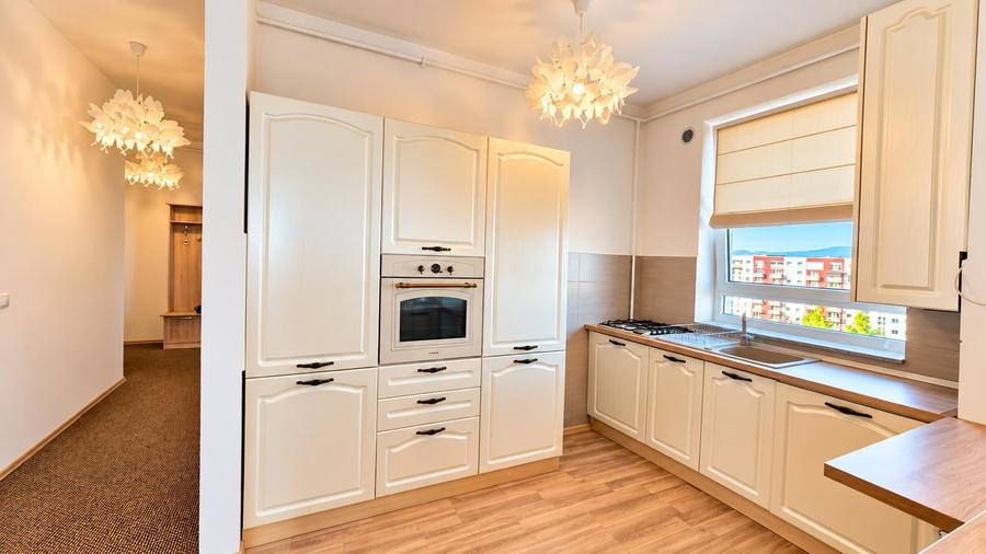 Penthouse cu 2 camere decomandat în Avantgarden
