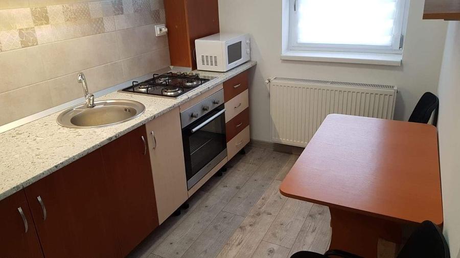 Garsonieră decomandată în Central