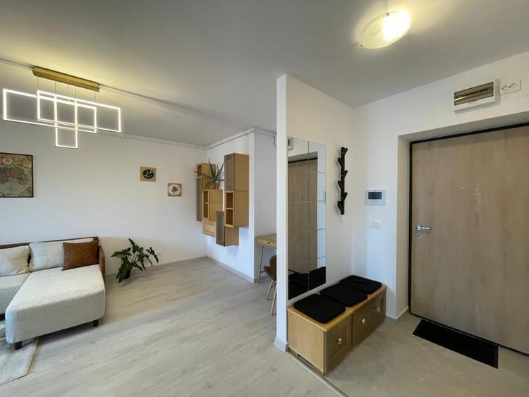 Apartament cu 2 camere semidecomandat, mobilat în Theodor Pallady