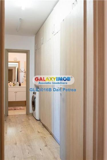 Apartament cu 3 camere semidecomandat, mobilat în Băneasa
