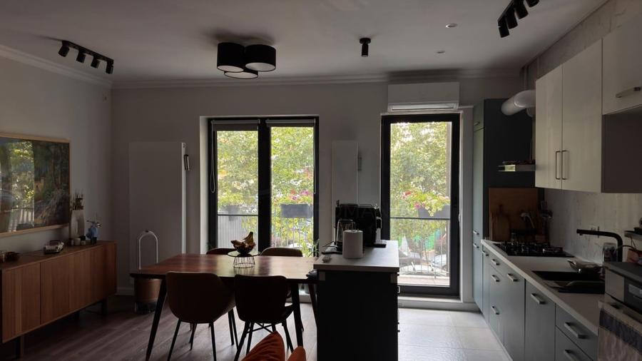 Apartament cu 2 camere decomandat, mobilat în Basarabia