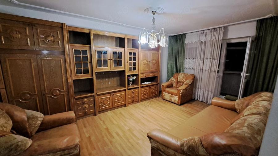 Apartament cu 3 camere decomandat în B-dul București