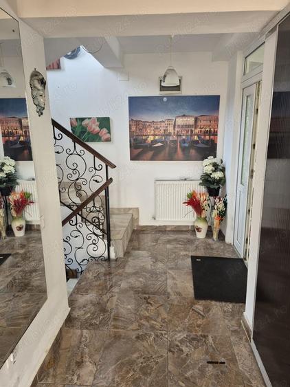 Casă cu 6 camere cu Teren 480 Mp în Florești