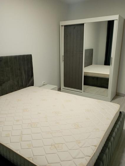 Apartament cu 2 camere semidecomandat în Florești