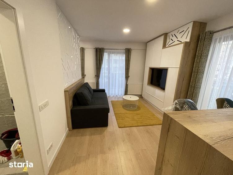 Garsonieră decomandată în Titan