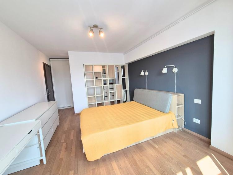 Apartament cu 3 camere decomandat în Metalurgie