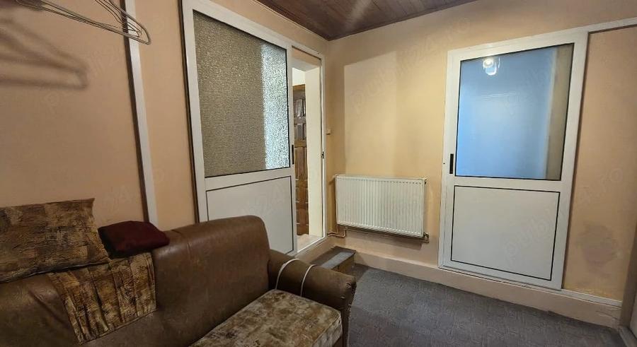 Casă cu 6 camere cu Teren 500 Mp în Traian