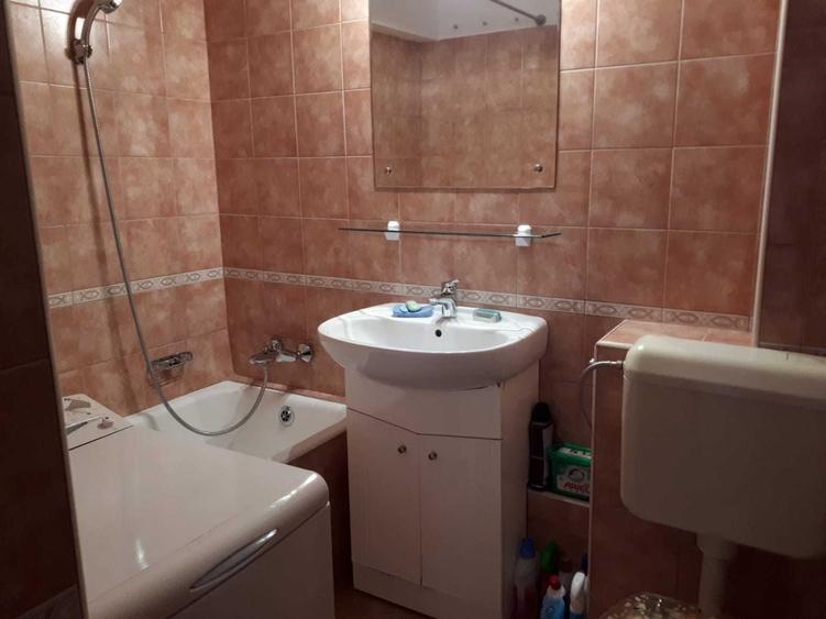 Proprietar inchiriez Ap 2 camere Etaj 3 decomandat Titan - 2